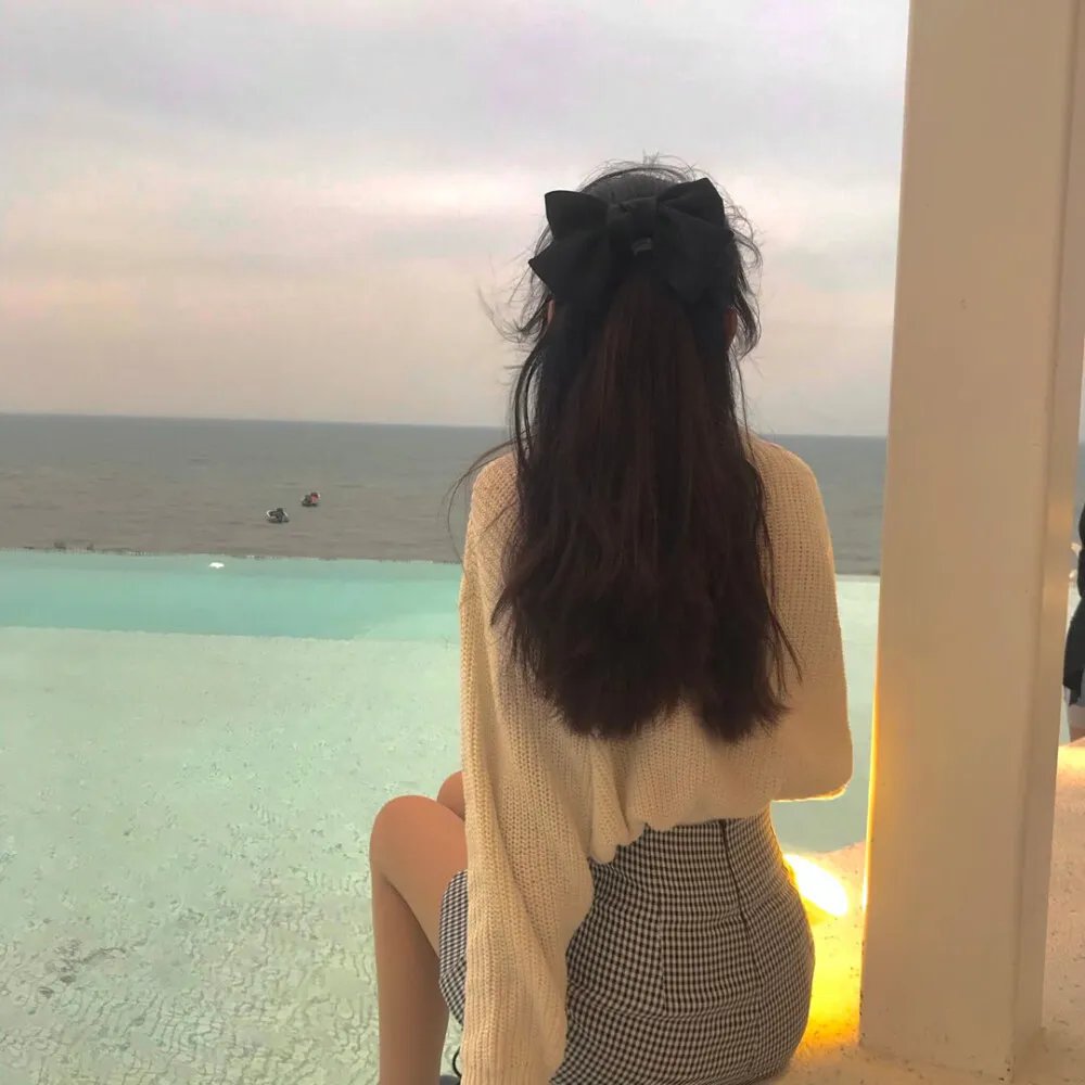 亲密如贼海报